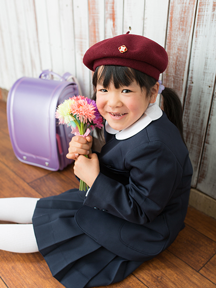 かわいい帽子で入学写真