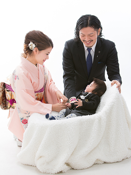 家族でのお宮参り写真